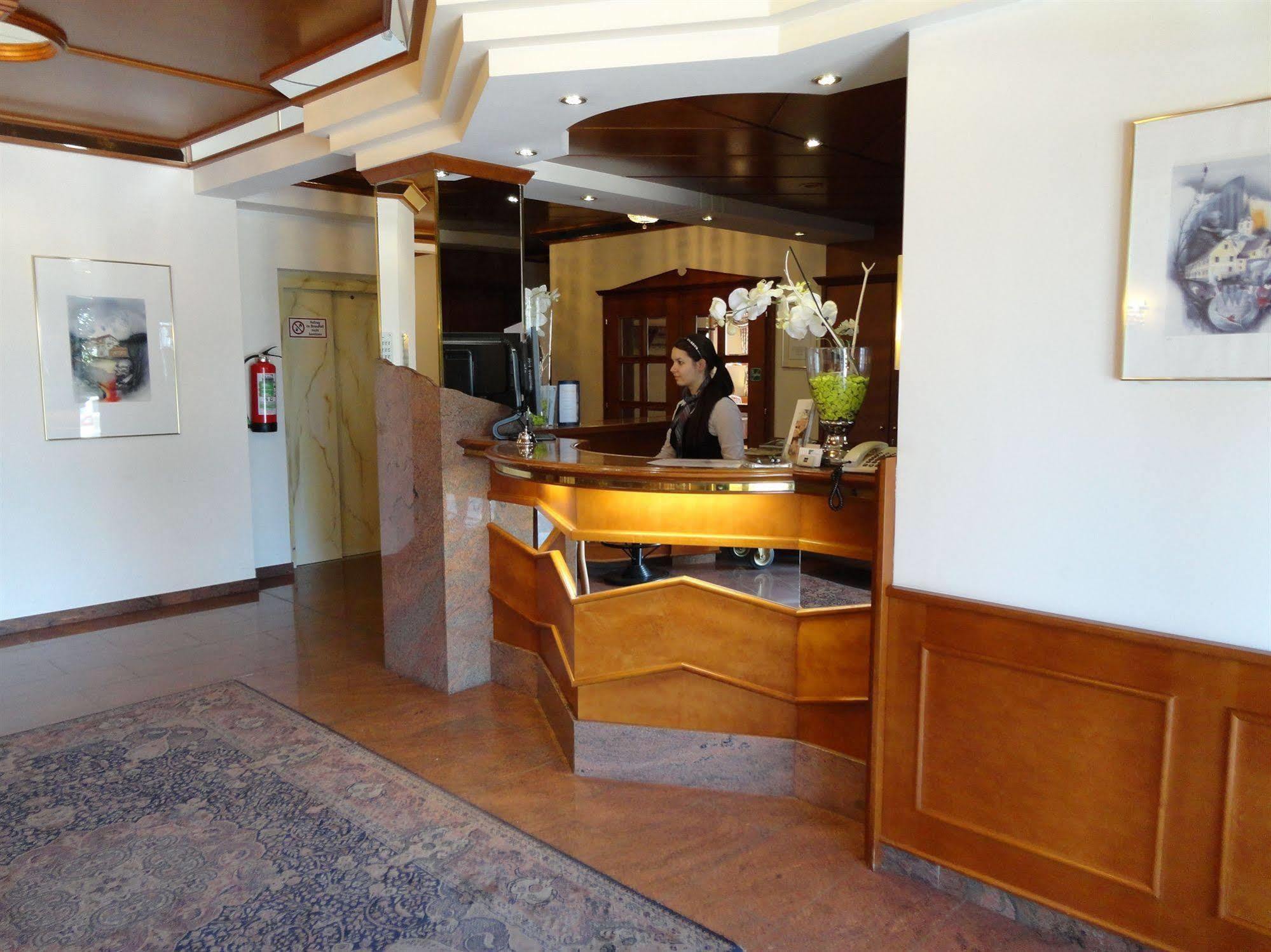 Komfort-Hotel Stockinger Ansfelden Buitenkant foto