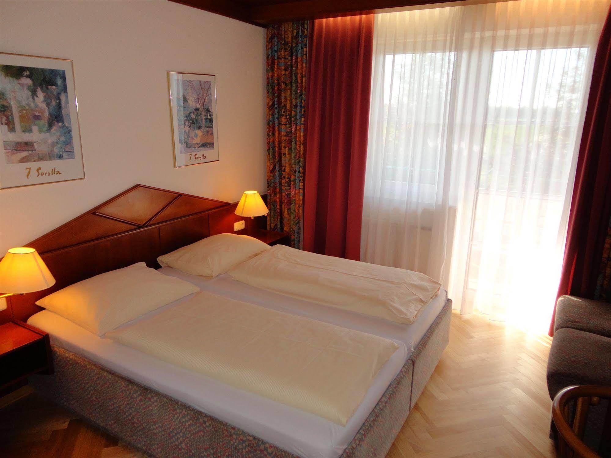 Komfort-Hotel Stockinger Ansfelden Buitenkant foto